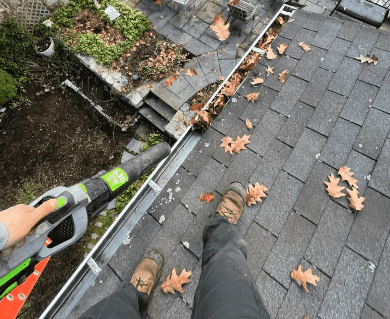 Gutter Cleaning service in Stow, OH